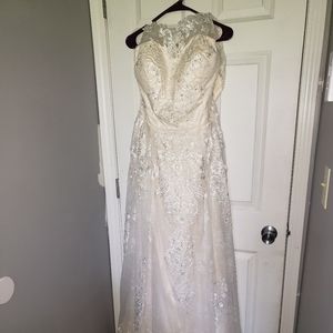 Plus size halter lace wedding dress